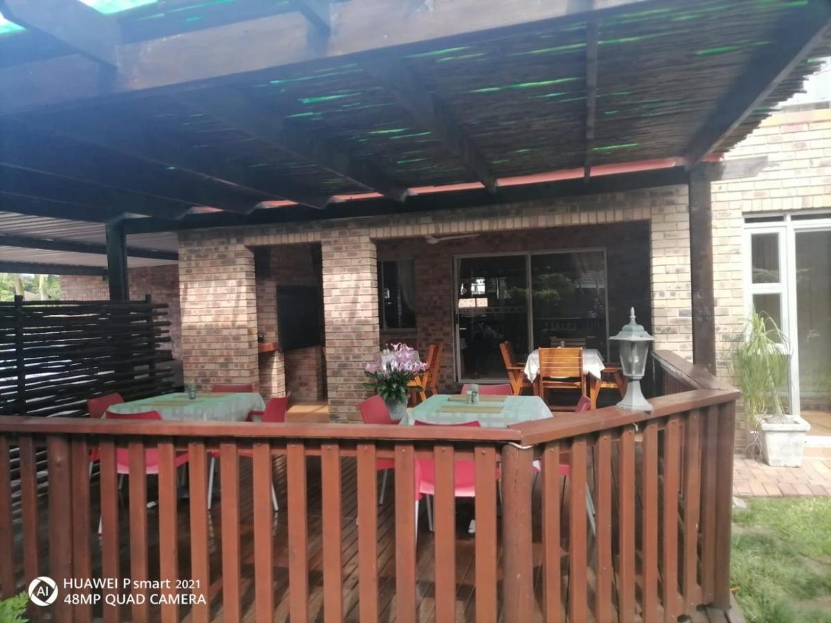 Duneside Guest House Richards Bay Exterior foto